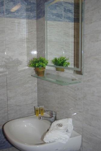 One-Bedroom Apartment (2 Adults) image 1