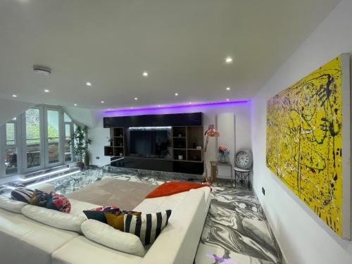 Picture of Modern And Stylish Penthouse Apartment Next To Maidenhead Golf Course
