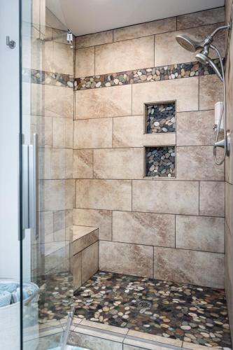 Beachside 109 with Direct Beach Access Pool and Hot Tub - image 12