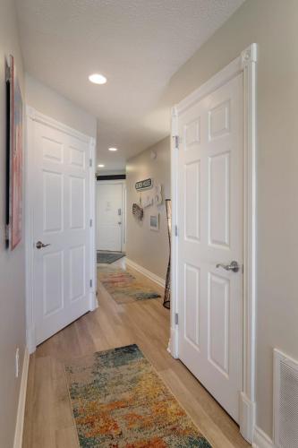 Beachside 109 with Direct Beach Access Pool and Hot Tub - image 10