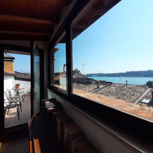  Loft trabucco panoramico 4 camere 7posti letto vista lago e centro storico in Salò
