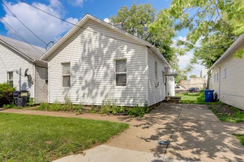 Cozy Downtown Sandusky Gem - 1 Mi to Lake Erie! in Sandusky, USA