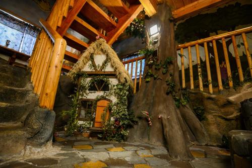 Castle Wood Theme Cottages- COUPLES ONLY, Big Bear Lake (CA) | 2025 Updated  Prices, Deals