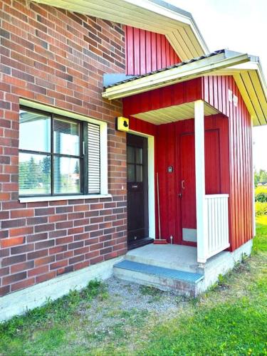 RT asunto, sauna, terassi ja autokatos in 佩賴塞奈約基