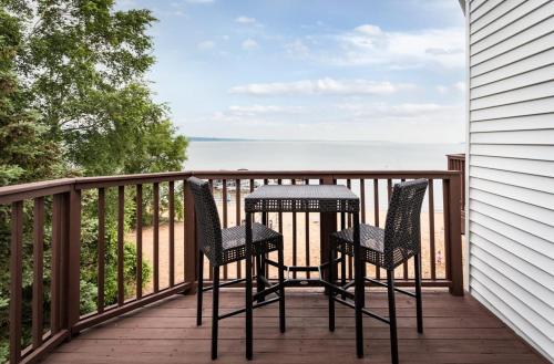 Beach 321 with Vaulted Ceilings Pool Hot Tub and Stunning Views from Private Deck, Traverse City (photo 4)