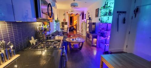 PRIVATE ROOM in a 4 BIG 4 room apartament GREEN POINT in Brooklyn, USA