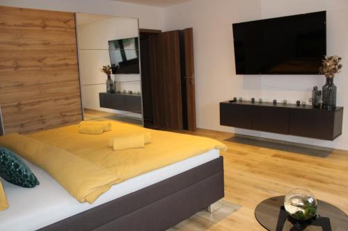 Apartmán 2023 (Apartman 2023) in สตไรโบร