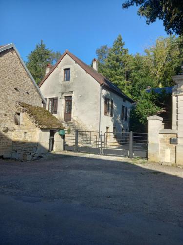 Maison vacances 8 voyageurs in ปูยี-ออง-โอซัว