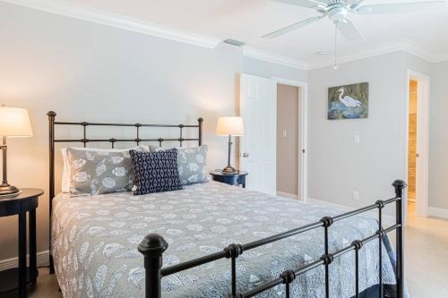 Naples Park- 98th Ave. N. - image 3