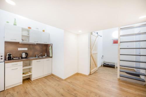 V12 Apartments 2