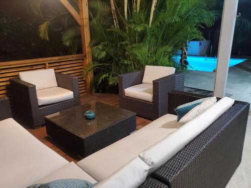 Villa l'Anjou Créole à Sainte Anne en Guadeloupe avec piscine privée et 3 chambres pour 6 personnes (Villa l'Anjou Creole a Sainte Anne en Guadeloupe avec piscine privee et 3 chambres pour 6 personnes) in Sainte Anne