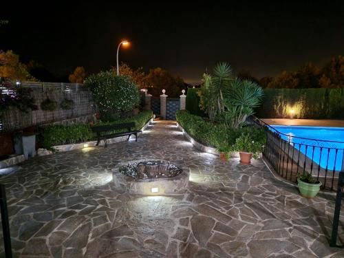 Chalet con piscina en Liria