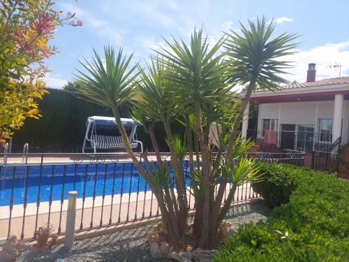 Chalet con piscina en Liria