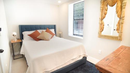Charming Apartment: Comfort Awaits