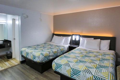 2 double beds