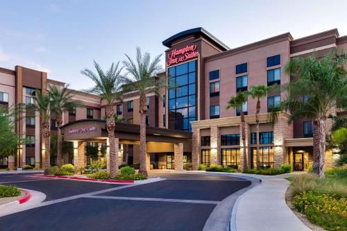 Hampton Inn&Suites Phoenix Glendale-Westgate - Hotel - Glendale