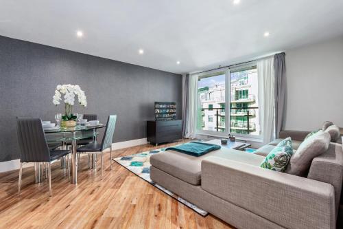 Vauxhall large 2bedroom Central London with amazing River View Panoramic Balcony photo 4