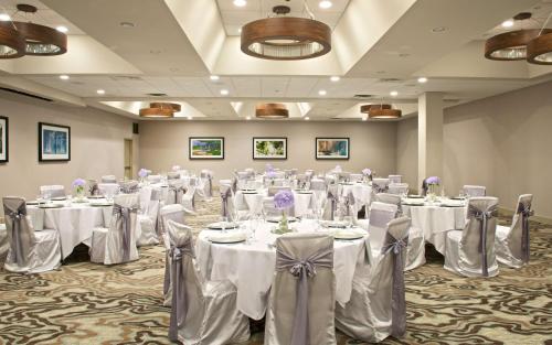 Embassy Suites by Hilton Cincinnati Northeast - Blue Ash