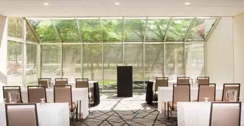 Embassy Suites by Hilton Cincinnati Northeast - Blue Ash