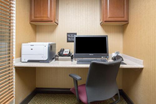 Hampton Inn Santa Rosa - image 6
