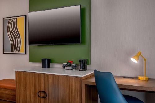 Sonesta Select Philadelphia Airport Room Type - One-Bedroom King Suite