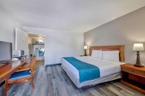 King Room - Disability Access - Non-Smoking