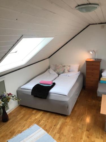 King size bed, hjem med utsikt, gratis parkering - Accommodation - Bodø
