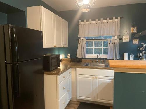 Stay at Emma Jean Retreat in Sumter! in Sumter Belváros