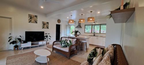 Serene Holiday Home in Matavera