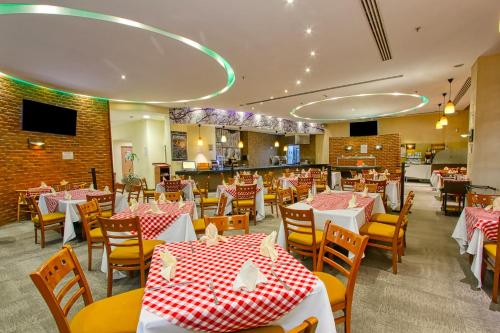 492143018 Holiday Inn Leon-Convention Center by IHG