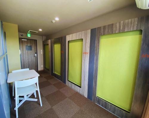 Beagle Tokyo Hostel and Apartments Room Type - Single Bed in Male Dormitory Room