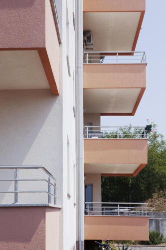 Two-Bedroom Apartment with Balcony and Sea View image 10