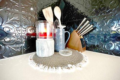 Allawah - 5 bedroom luxury home with a pool