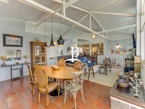 Facilities, Casa Pe na agua - Piscina aquecida e jacuzzi - Espaco gourmet in Florianopolis