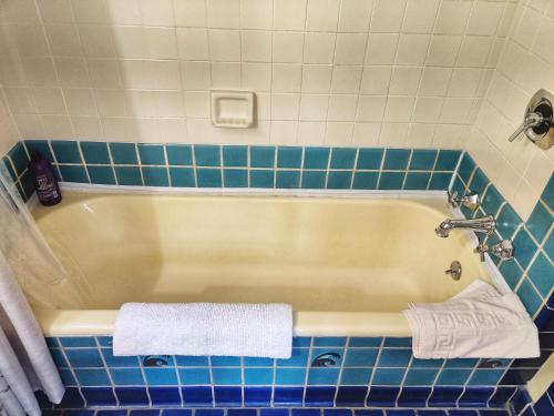 Montague Inn Bed & Breakfast - image 6