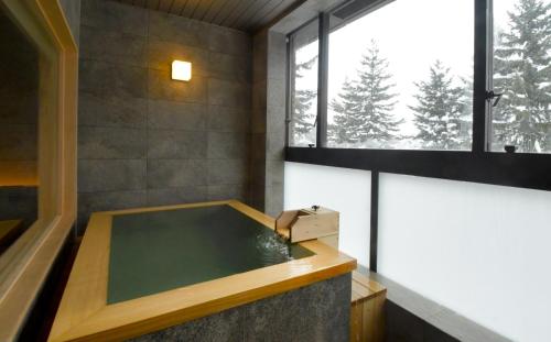 Room with Tatami Area & View bath - Non-Smoking