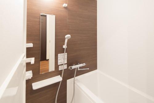 Quadruple Room with Bathroom image 3