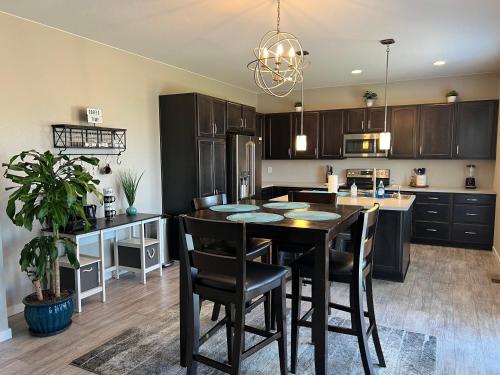 *Your Colorado Escape* in Commerce City, USA