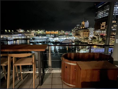 Luxury Apartment - Parking - Hot Tub - Stunning Views, Auckland (photo 3)