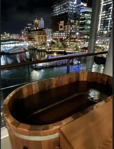 Luxury Apartment - Parking - Hot Tub - Stunning Views, Auckland (photo 10)