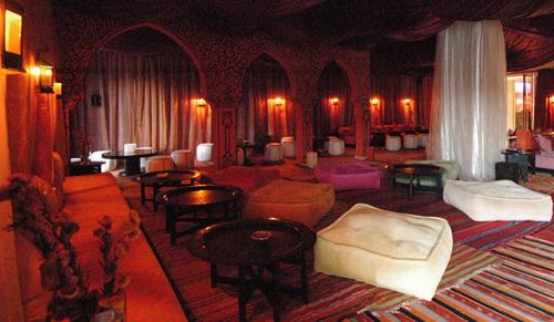 Bar/lounge, Royal Decameron Tafoukt Beach Resort - All Inclusive near Restaurant Daffy
