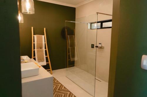 Bambuu Lakeside Lodge Room Type - Double Room