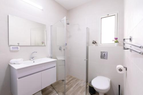 Vannas istaba, דירת נופש התבור Hatvor condo in Shadmot Dvora