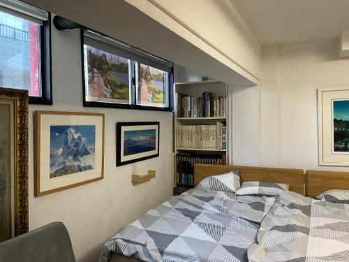 Gallery compass