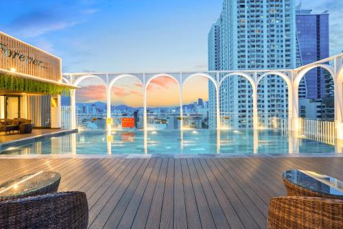 Swimming pool, Golden Lotus Luxury Hotel Da Nang in Phước Mỹ