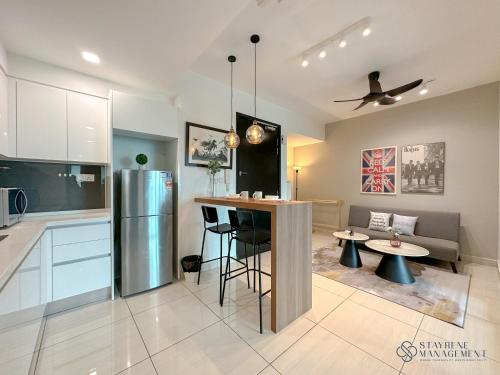 Kitchen, Almas Suites Puteri Harbour by Stayrene in Gelang Patah/Legoland