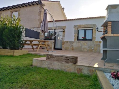  Casa Carmina y Nando, cerca Santander y Cabarceno in 39609 Camargo