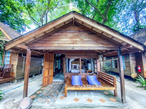 room detail thumbnail 1