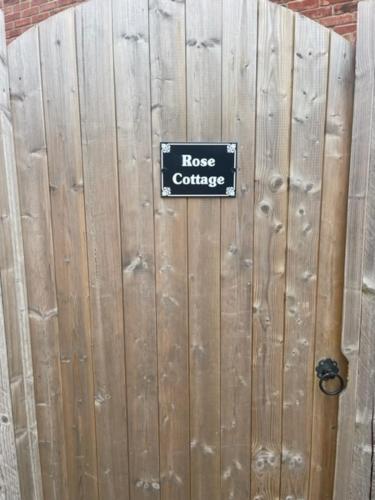 Pet Friendly Cottage Ashbourne with Parking