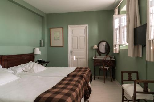 Double Room with Terrace or Balcony image 4